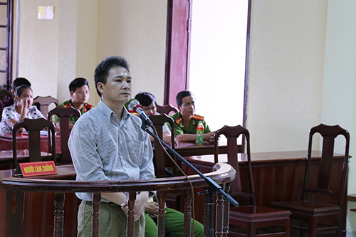 thuong-uy-cong-an-no-3-phat-sung-ban-chet-cap-tren