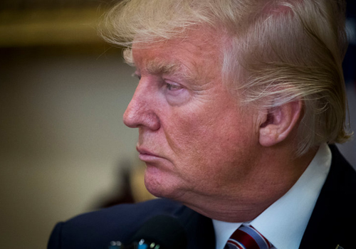 trump-kho-bi-luan-toi-du-chiu-suc-ep-lon